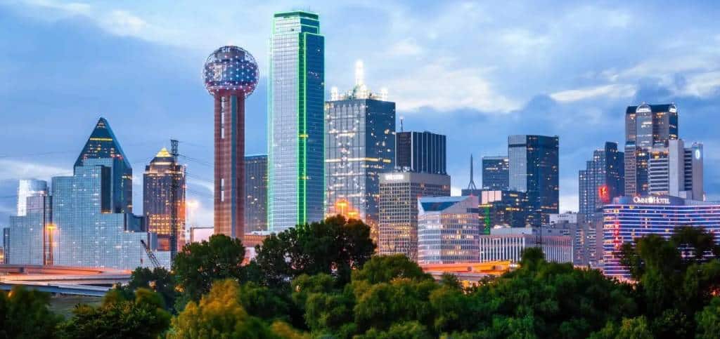Dallas skyline with Reunion Tower at dusk