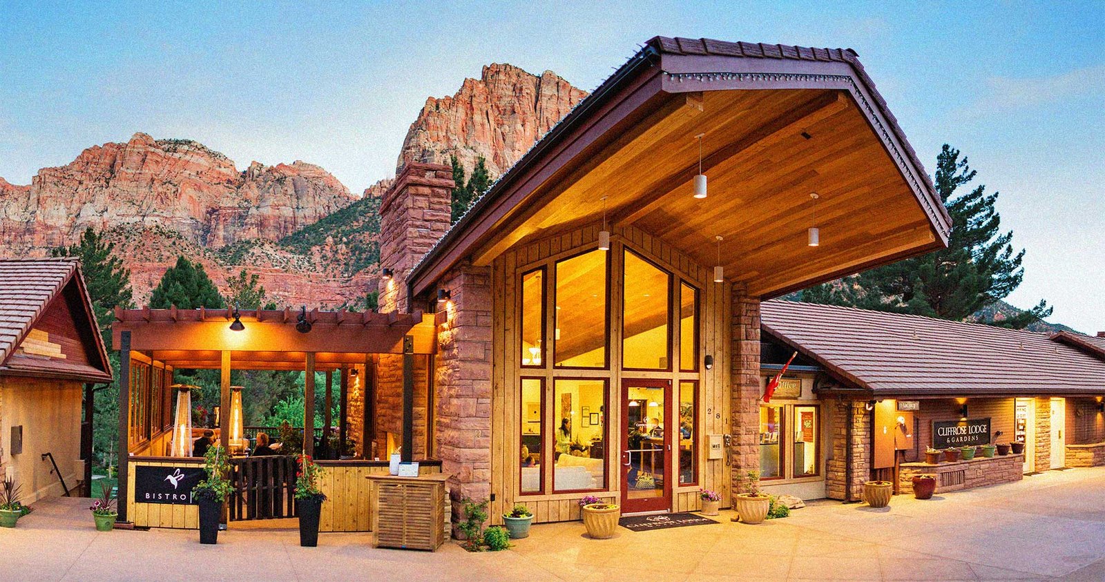 Cliffrose Springdale lodge entrance and bistro below Zion’s cliffs